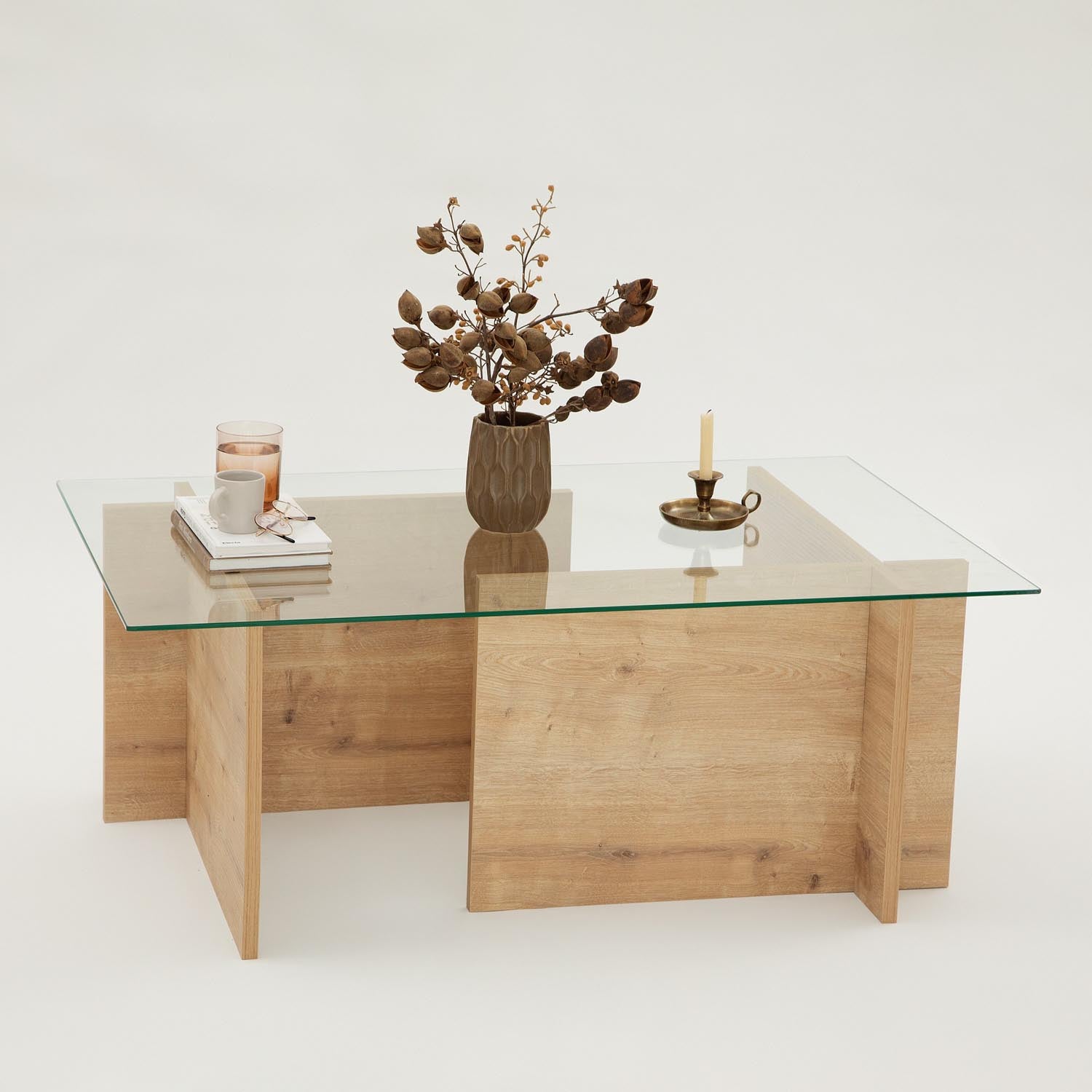 Escape - Sapphire Oak in Saphir- Eiche präsentiert im Onlineshop von KAQTU Design AG. Beistelltisch ist von Hanah Home