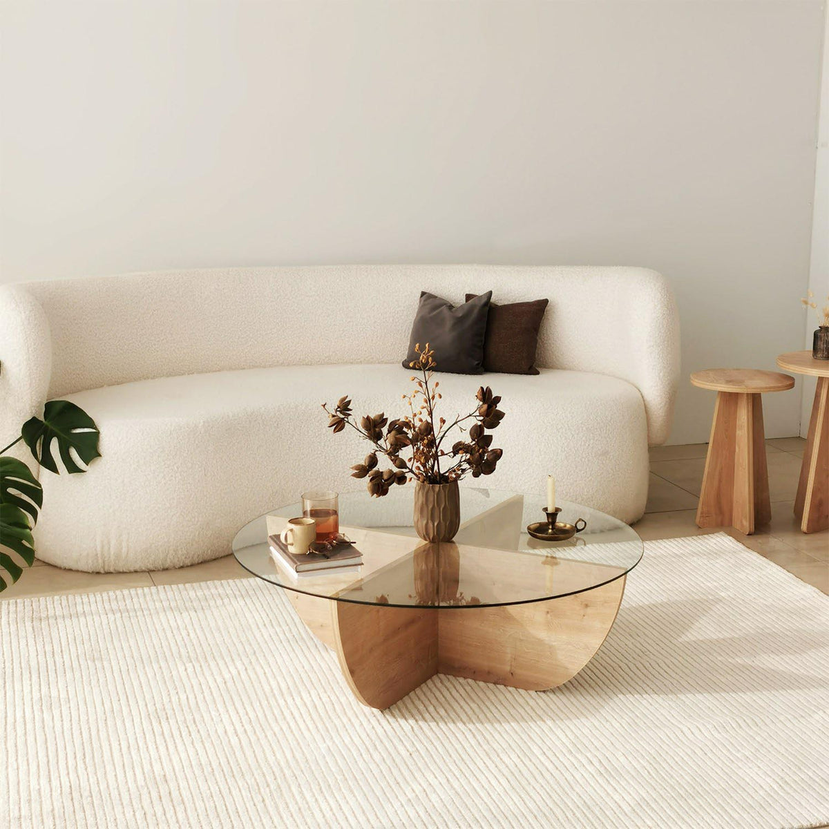 Lily Sofatisch - Saphir- Eiche in Saphir- Eiche präsentiert im Onlineshop von KAQTU Design AG. Couchtisch ist von Hanah Home