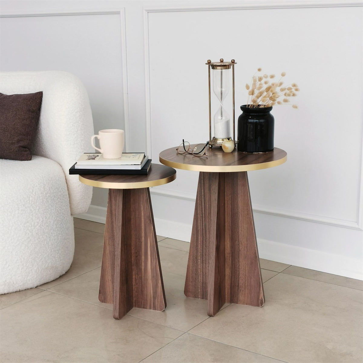 Mushroom 2 Sofatisch - Gold
 Walnuss in Gold / Walnuss präsentiert im Onlineshop von KAQTU Design AG. Beistelltisch ist von Hanah Home