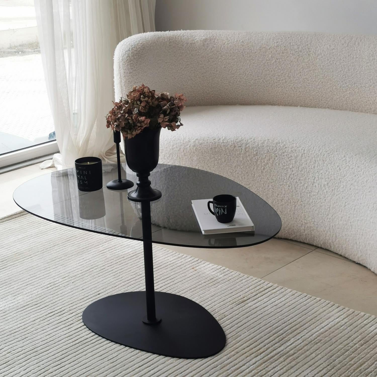 Porto - Dark Grey, Black in Dunkelgrau Schwarz präsentiert im Onlineshop von KAQTU Design AG. Beistelltisch ist von Hanah Home