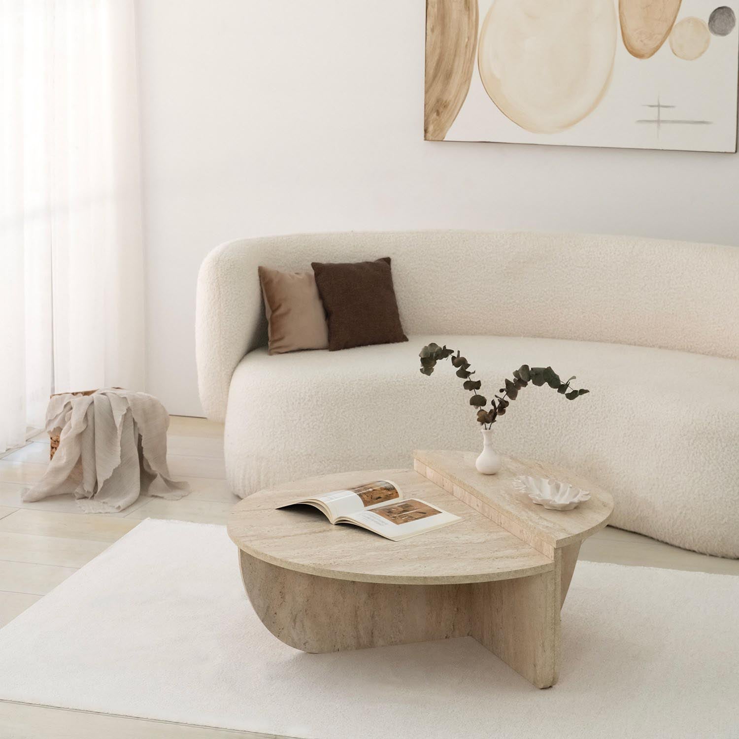 Podium in Travertin präsentiert im Onlineshop von KAQTU Design AG. Beistelltisch ist von Hanah Home