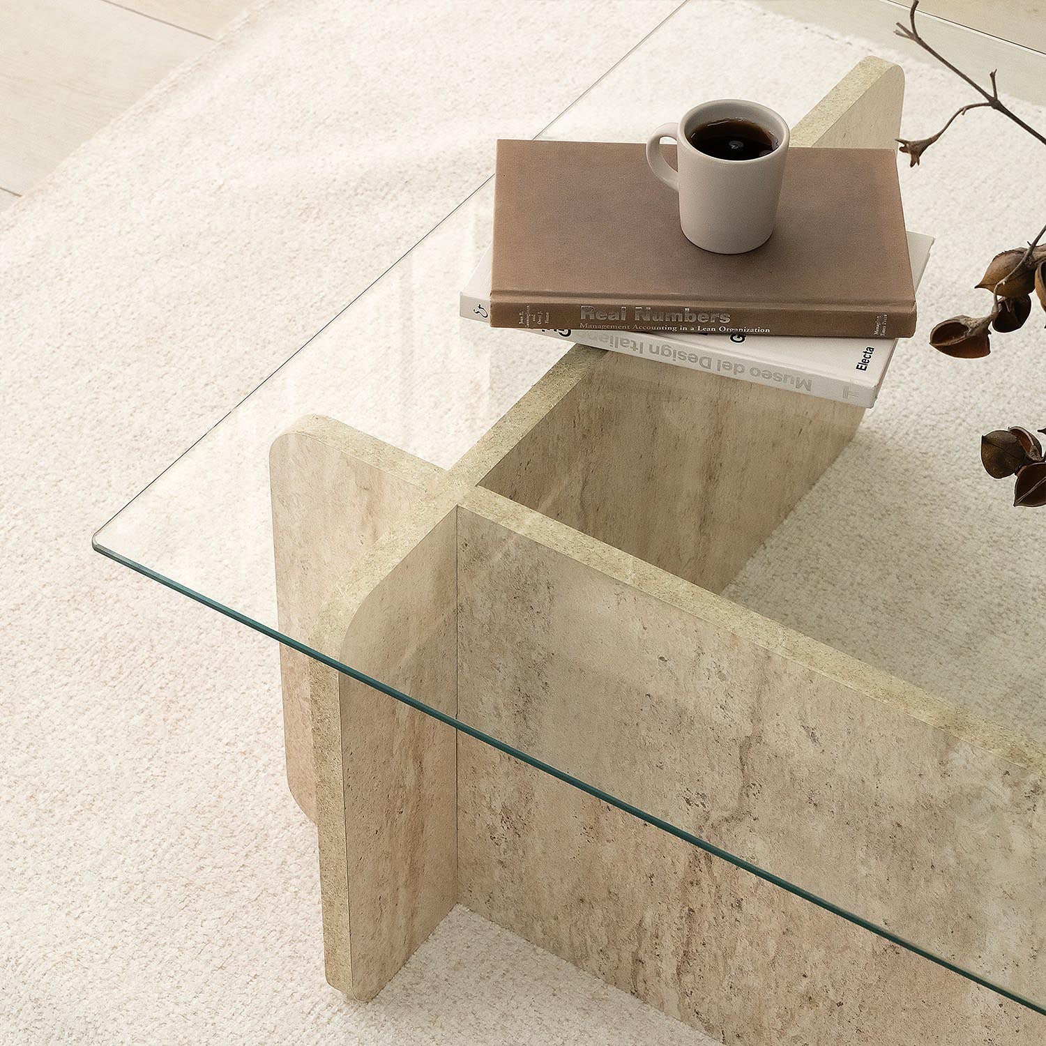 Escape - Travertine in Travertin präsentiert im Onlineshop von KAQTU Design AG. Beistelltisch ist von Hanah Home