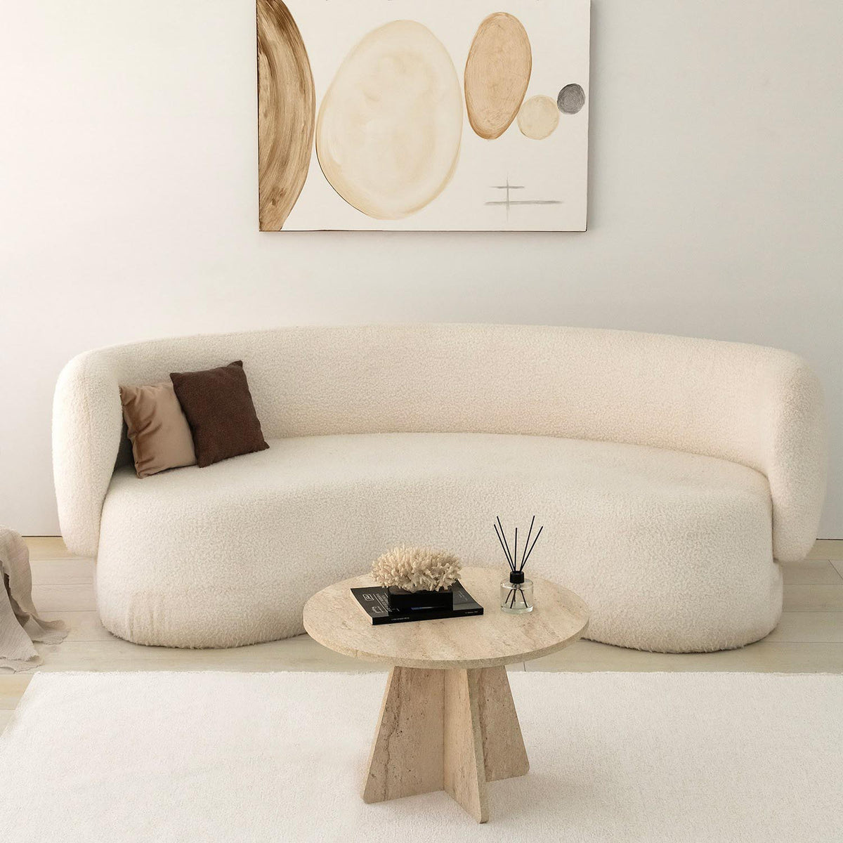 Mushroom Sofatisch - Travertin in Travertin präsentiert im Onlineshop von KAQTU Design AG. Couchtisch ist von Hanah Home