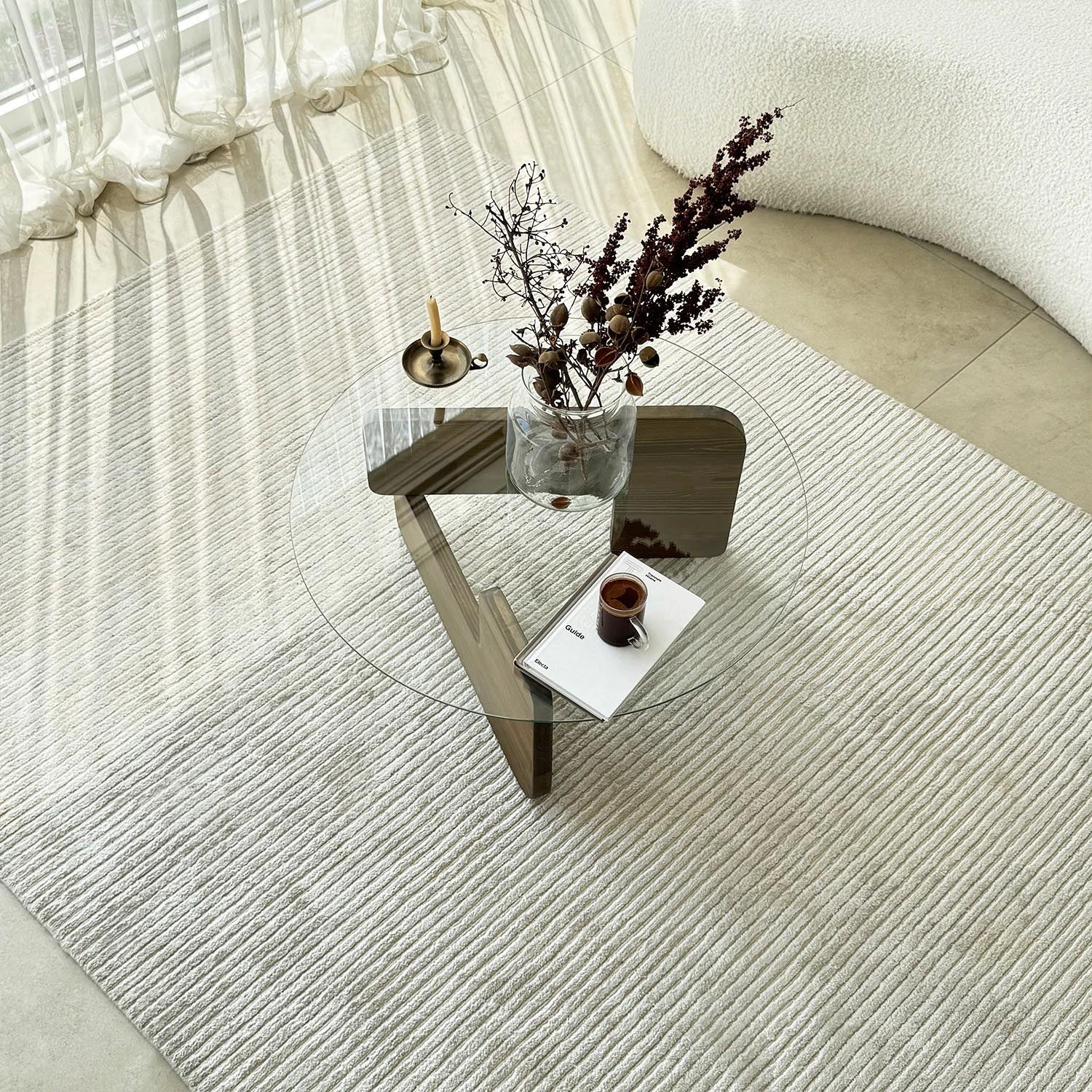 Mia - Walnut, Transparent in Walnuss Transparent präsentiert im Onlineshop von KAQTU Design AG. Beistelltisch ist von Hanah Home