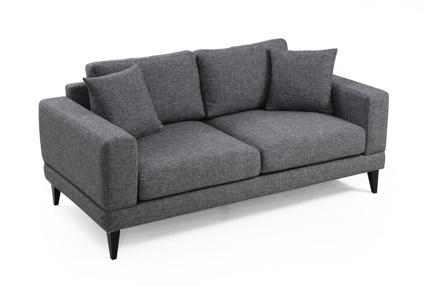 Nordic 2 Seater in Dunkelgrau präsentiert im Onlineshop von KAQTU Design AG. 2er Sofa ist von Atelier Del Sofa