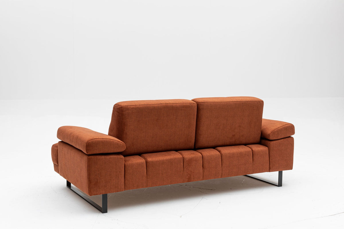 Mustang Bettsofa - Orange in Orange präsentiert im Onlineshop von KAQTU Design AG. Bettsofa ist von Atelier Del Sofa