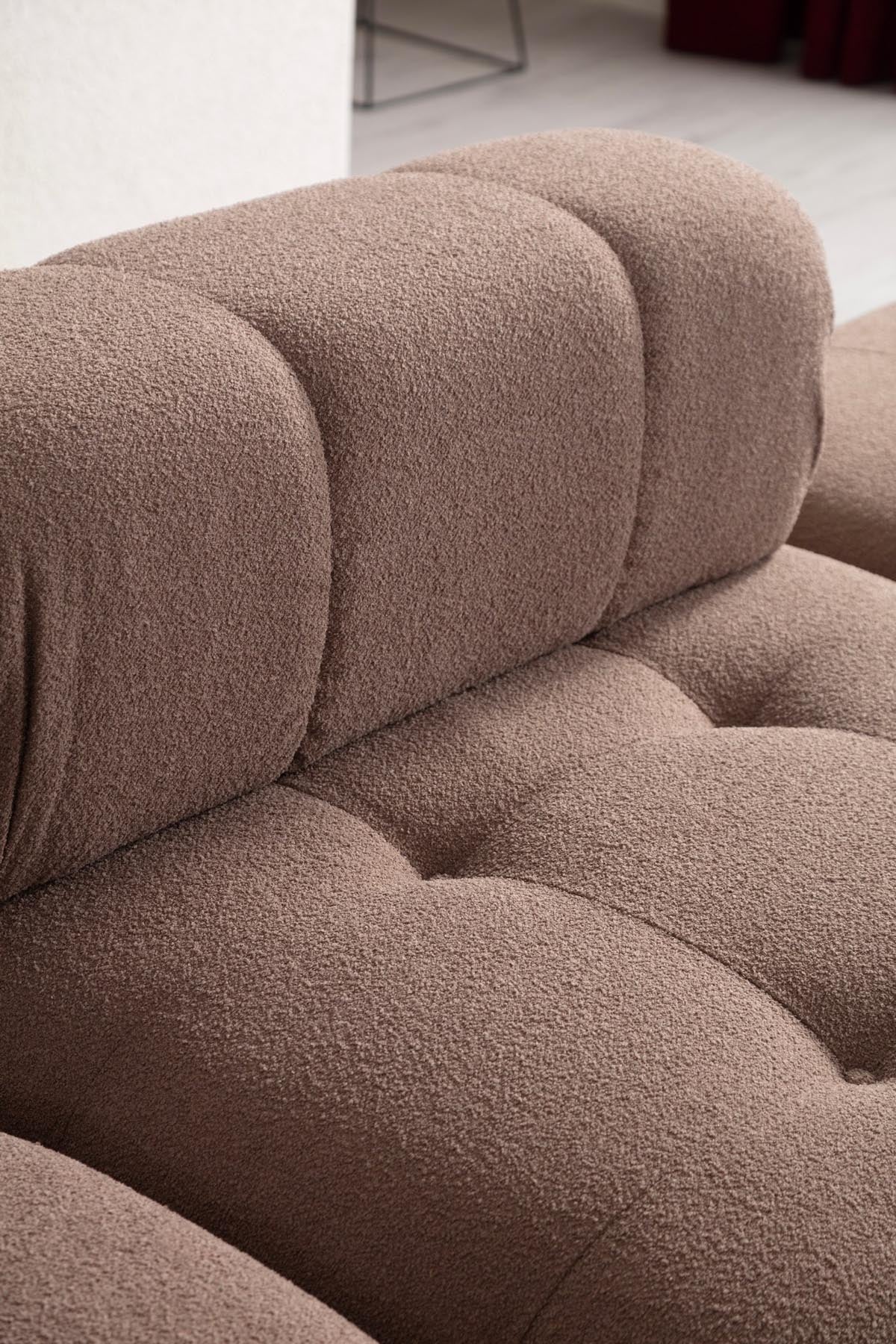 Doblo 3 Seater with Pouffe ( L1-O1-1R-Pouffe) - Cappuccino in Cappuccino präsentiert im Onlineshop von KAQTU Design AG. Ecksofa ist von Atelier Del Sofa