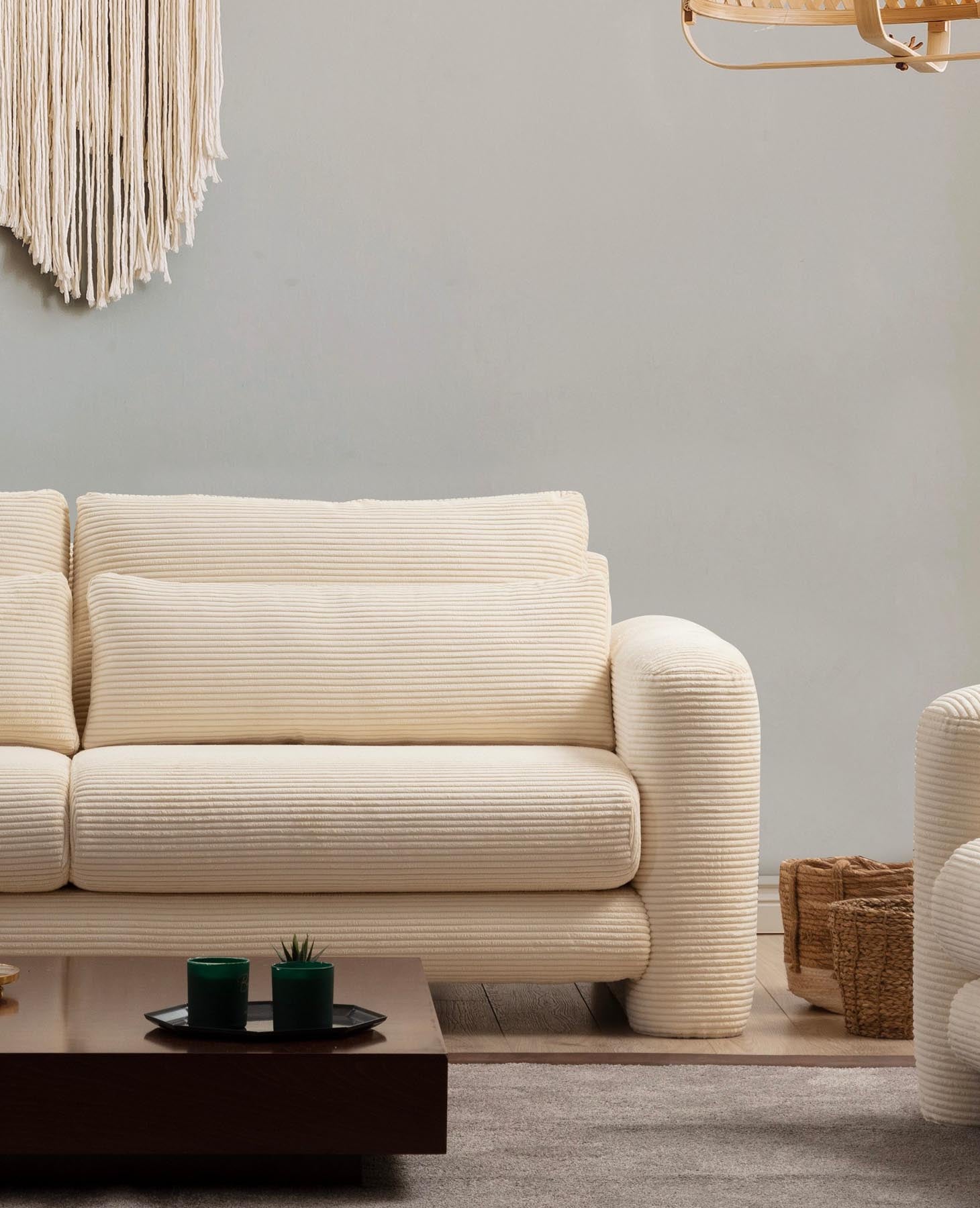 Lily Beige - 2 in Beige präsentiert im Onlineshop von KAQTU Design AG. 2er Sofa ist von Atelier Del Sofa