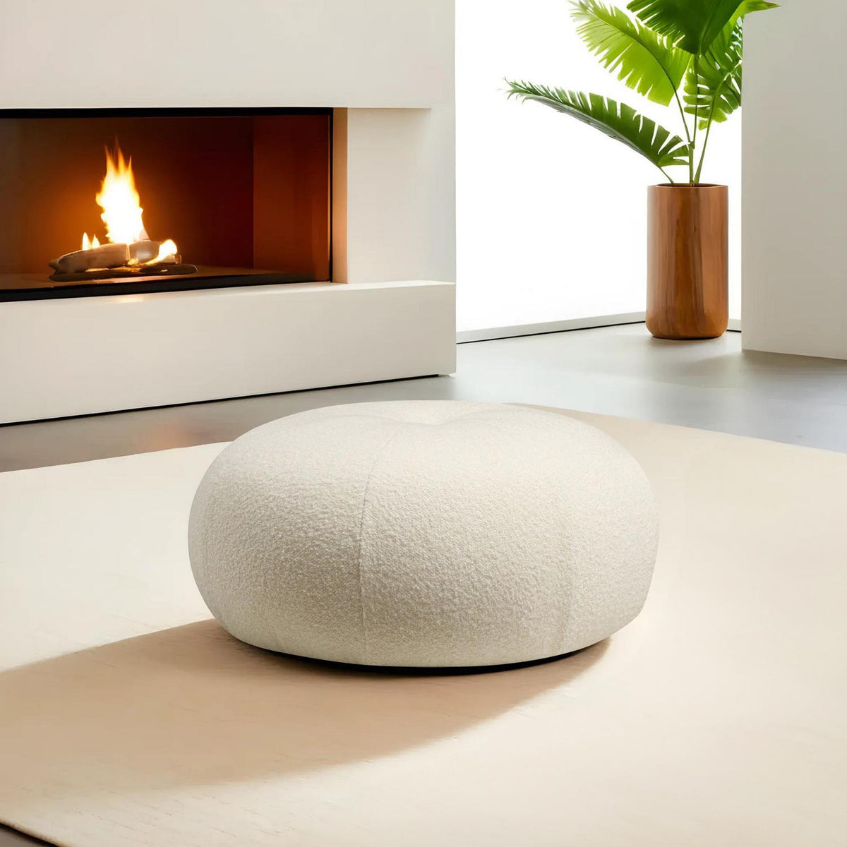 Tina Pouf - Bouclet Weiss in Bouclet Weiss präsentiert im Onlineshop von KAQTU Design AG. Pouf ist von Atelier Del Sofa