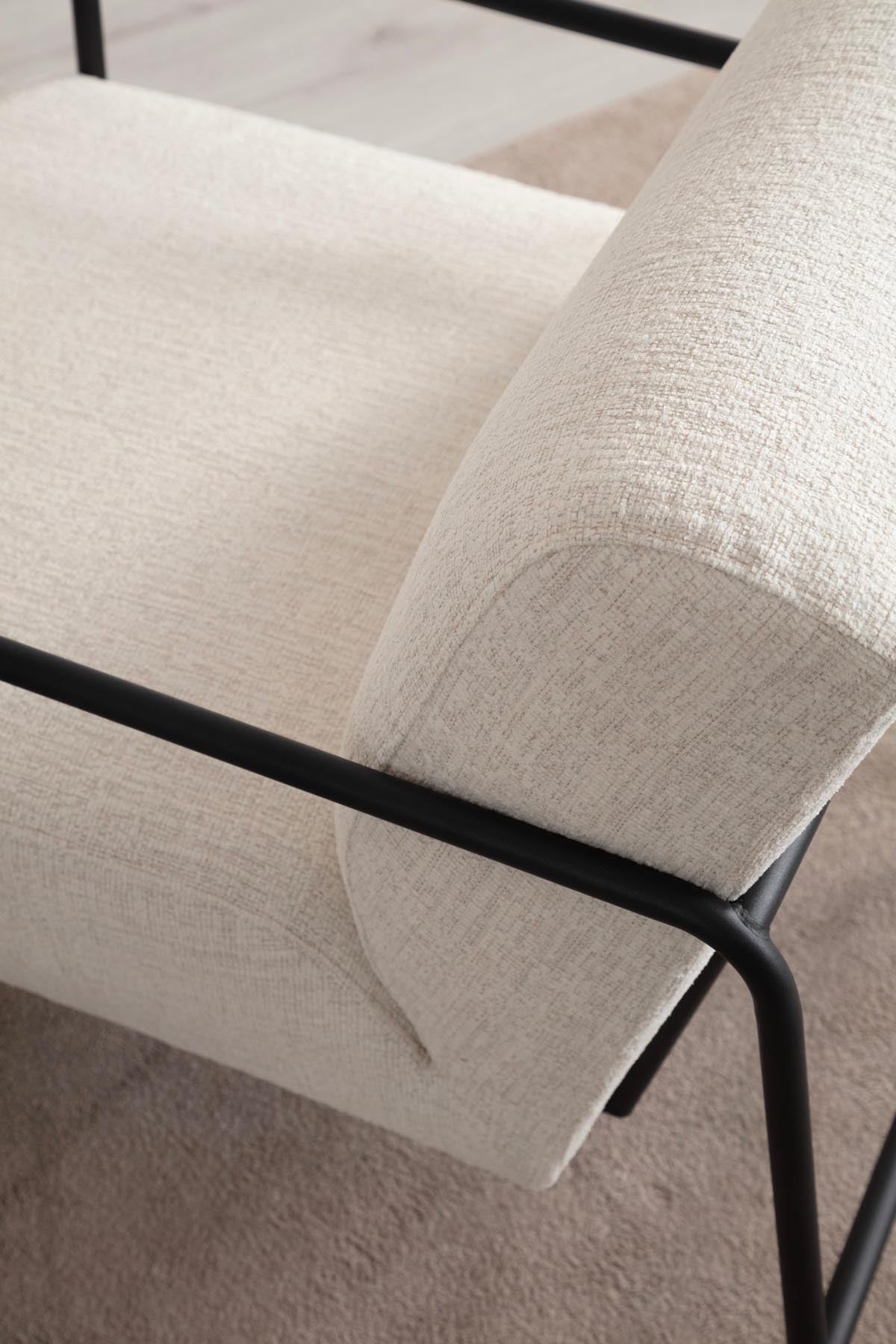 Eti Bergere Sessel - Weiss in Weiss präsentiert im Onlineshop von KAQTU Design AG. Sessel ist von Atelier Del Sofa