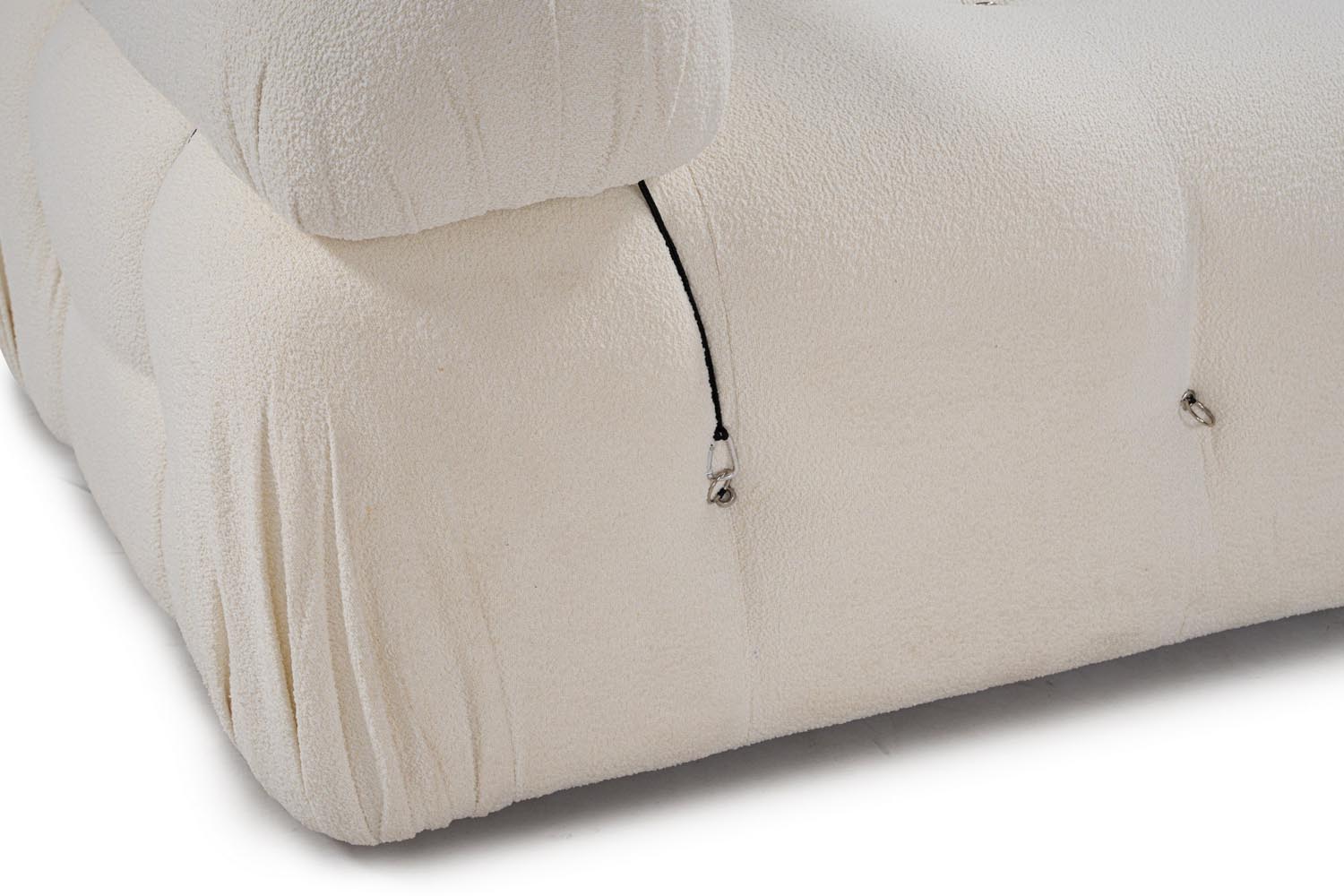 Bubble Beige L1-O1-1R-PUF in Weiss präsentiert im Onlineshop von KAQTU Design AG. Ecksofa ist von Atelier Del Sofa