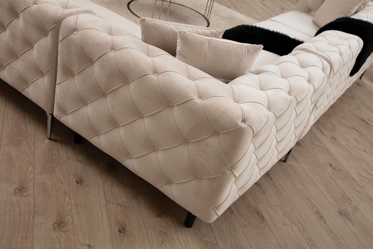 Como Left Ecksofa - Ecru in Ecru präsentiert im Onlineshop von KAQTU Design AG. Ecksofa ist von Atelier Del Sofa