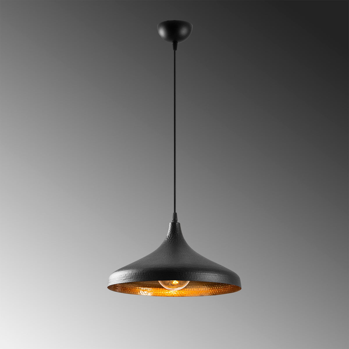 Tattoo Pendellampe - Schwarz in Schwarz präsentiert im Onlineshop von KAQTU Design AG. Pendelleuchte ist von Opviq