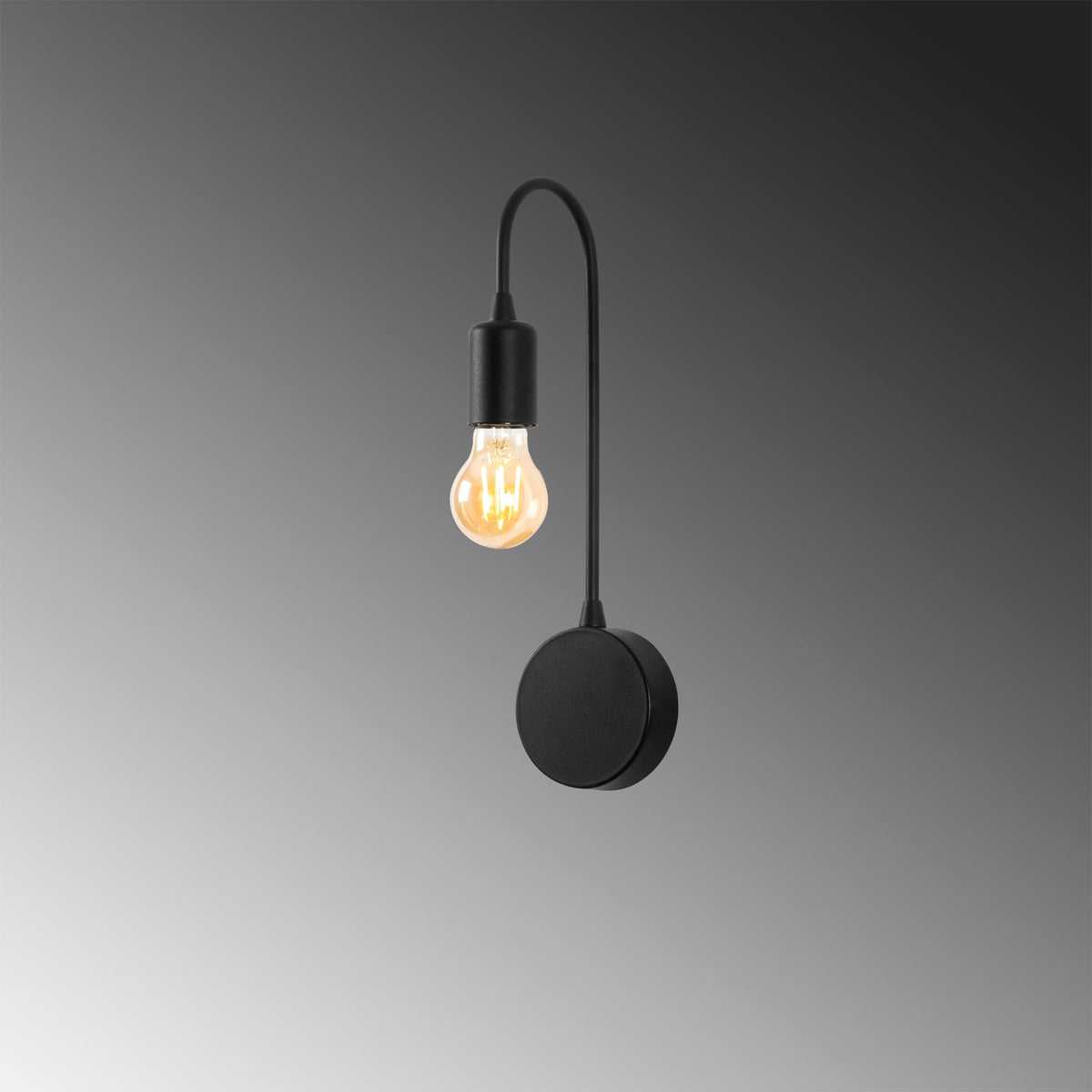 Baston Wandleuchte - Schwarz in Schwarz präsentiert im Onlineshop von KAQTU Design AG. Wandleuchte ist von Opviq