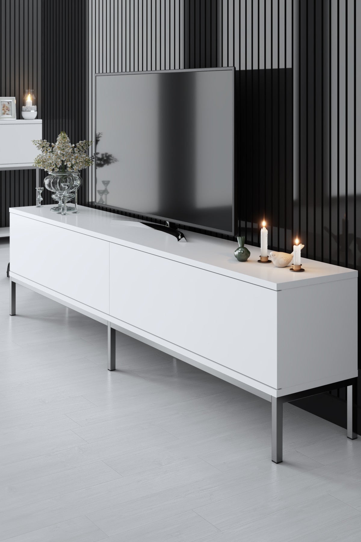 Lord - White, Silver in Weiss Silber präsentiert im Onlineshop von KAQTU Design AG. Sideboard ist von Hanah Home