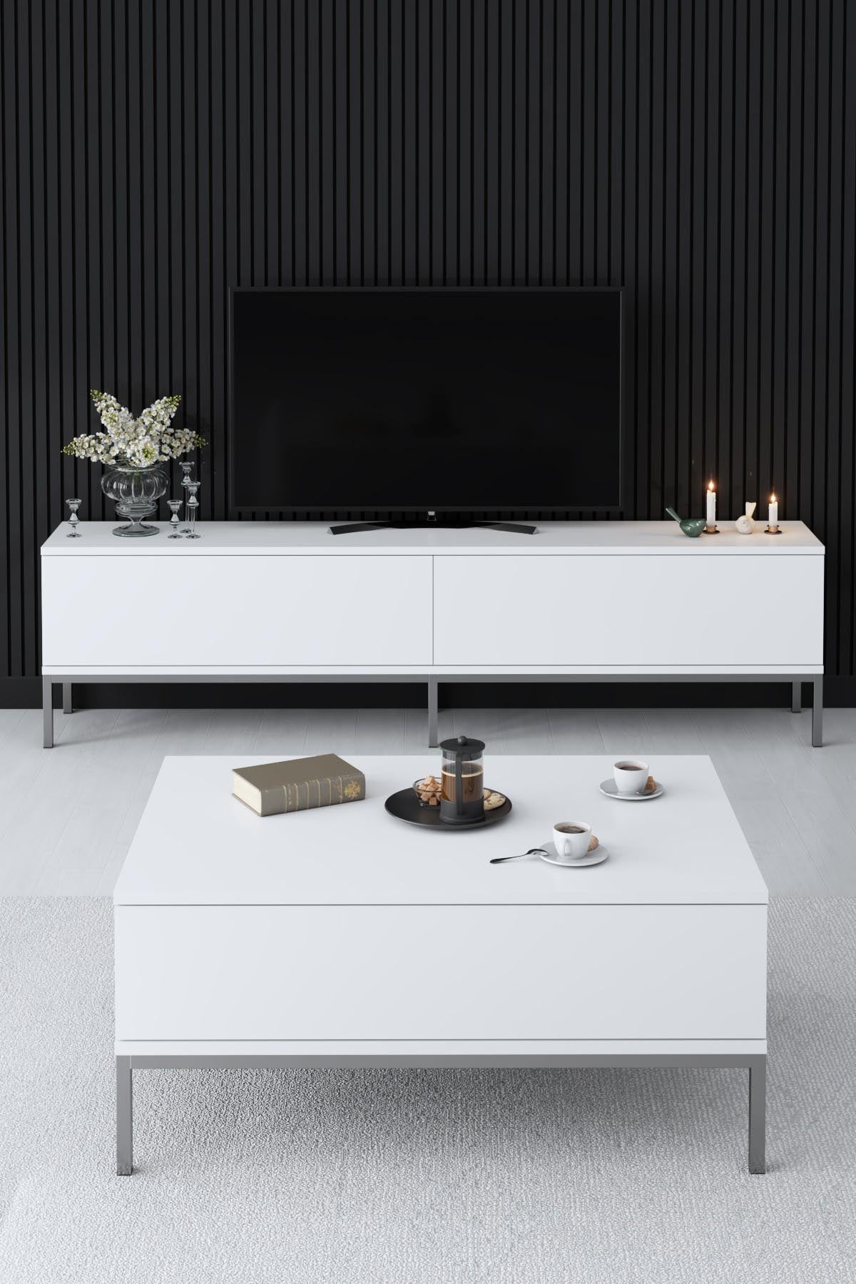 Lord - White, Silver in Weiss Silber präsentiert im Onlineshop von KAQTU Design AG. Beistelltisch ist von Hanah Home