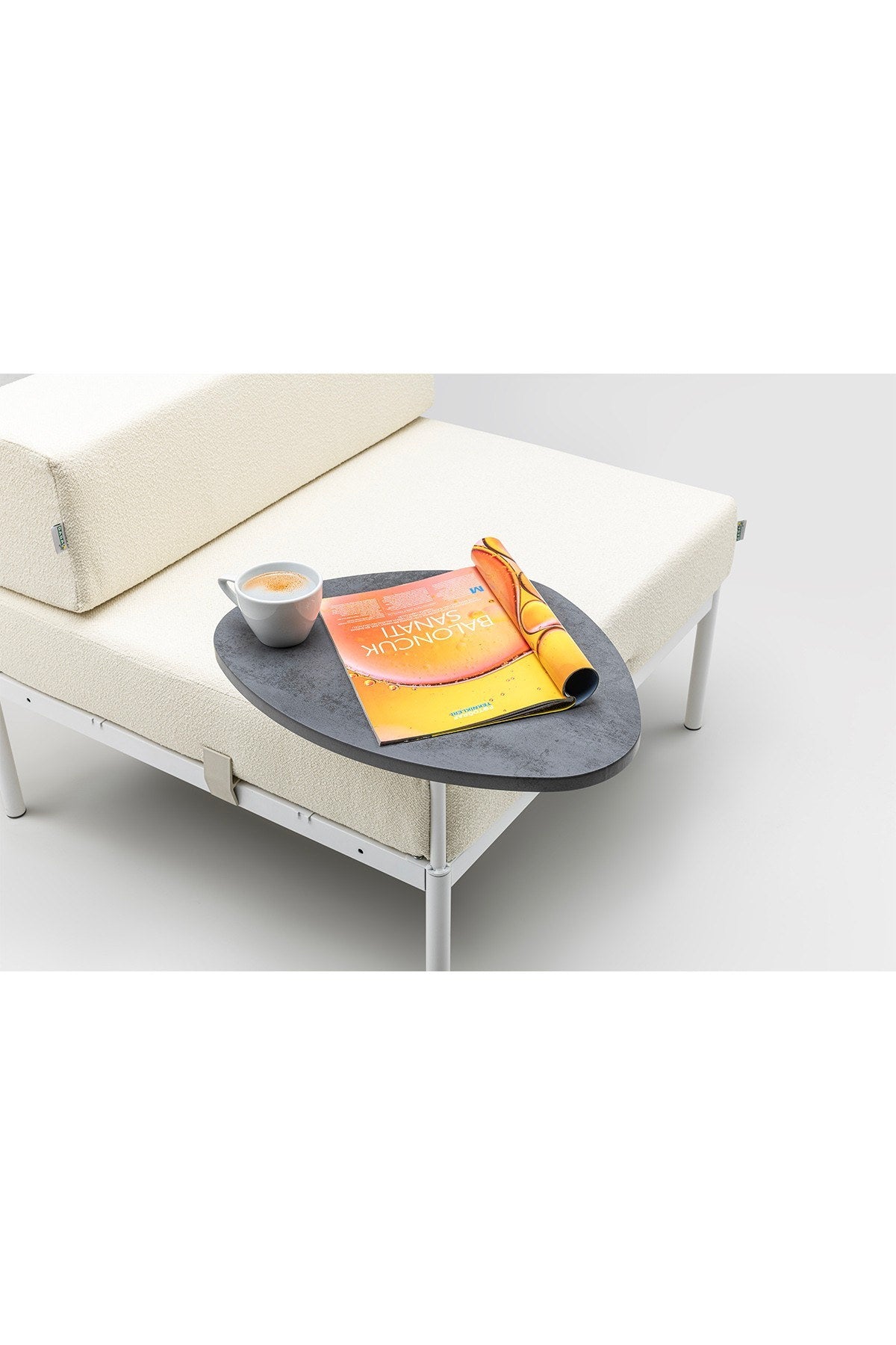 1-Sitzer-Modul mit Beistelltisch von Hanah Home in Weiss / Creme, Bouclé-Stoff, Metallgestell mit schlanken Metallbeinen und abnehmbaren Sitzkissen