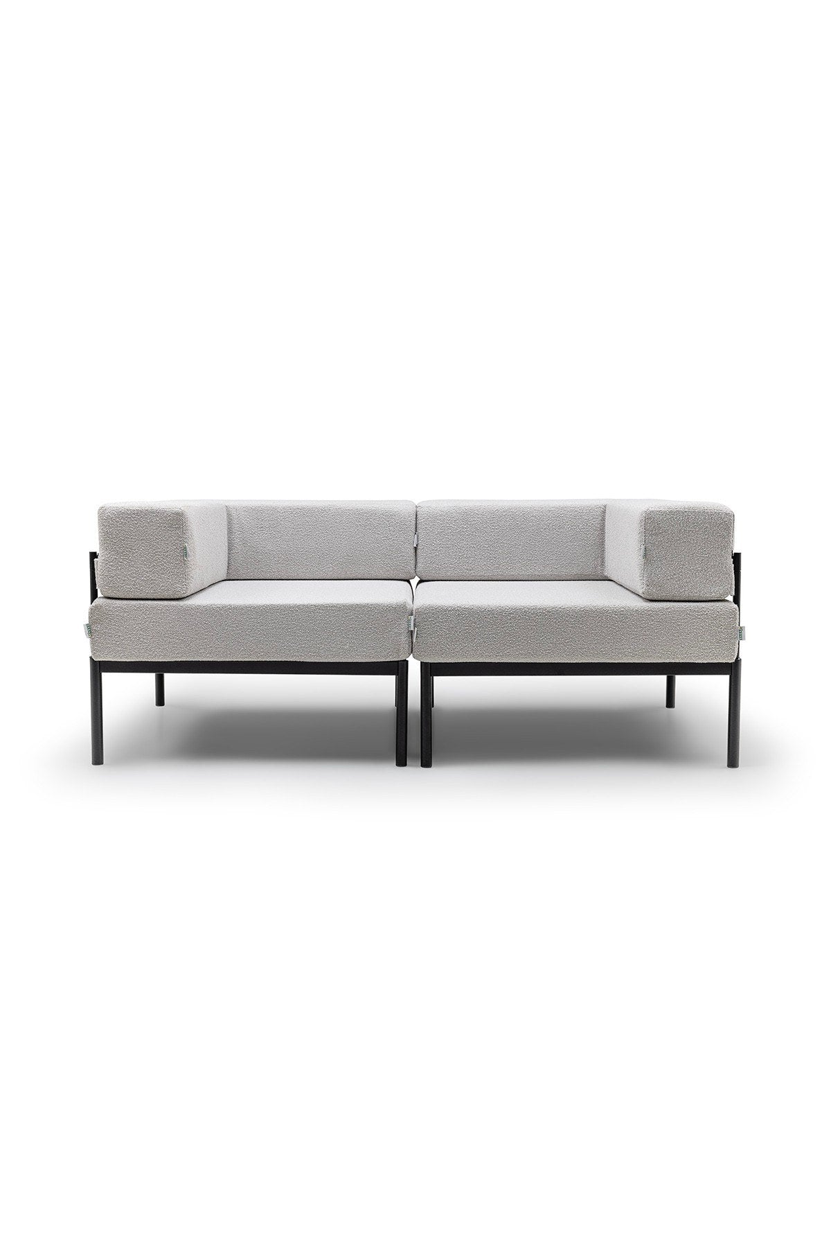 2-Sitzer-Sofa von Hanah Home in Schwarz/Grau mit Bouclé-Stoffbezug, Metallgestell und Metallbeinen, Sitzhöhe 46 cm, verstellbare Rückenlehne.