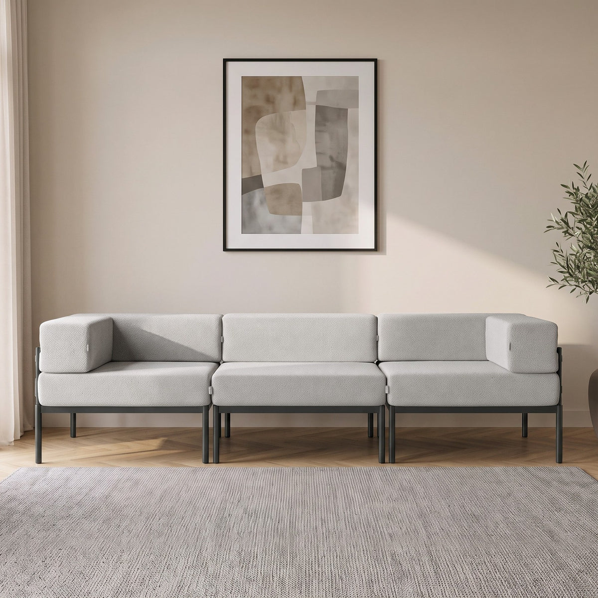 Schwarz-graues 3-Sitzer-Sofa mit Bouclé-Stoff, Metallbeinen und abnehmbaren Sitzkissen, Breite 270 cm, Frontalansicht auf hellem Hintergrund.