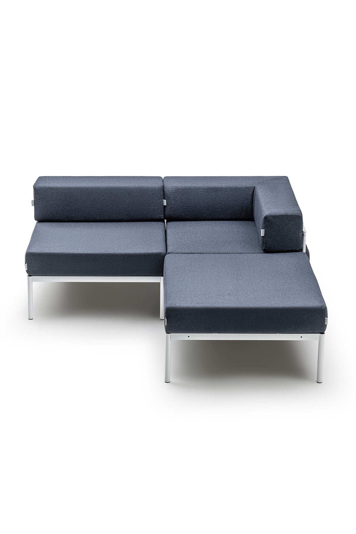 Ecksofa Corner Set 180 von Hanah Home in Weiss und Marineblau, Bouclé-Stoff, Metallgestell mit Metallbeinen, verstellbare Rückenlehne, Wohnzimmer-Ansicht.