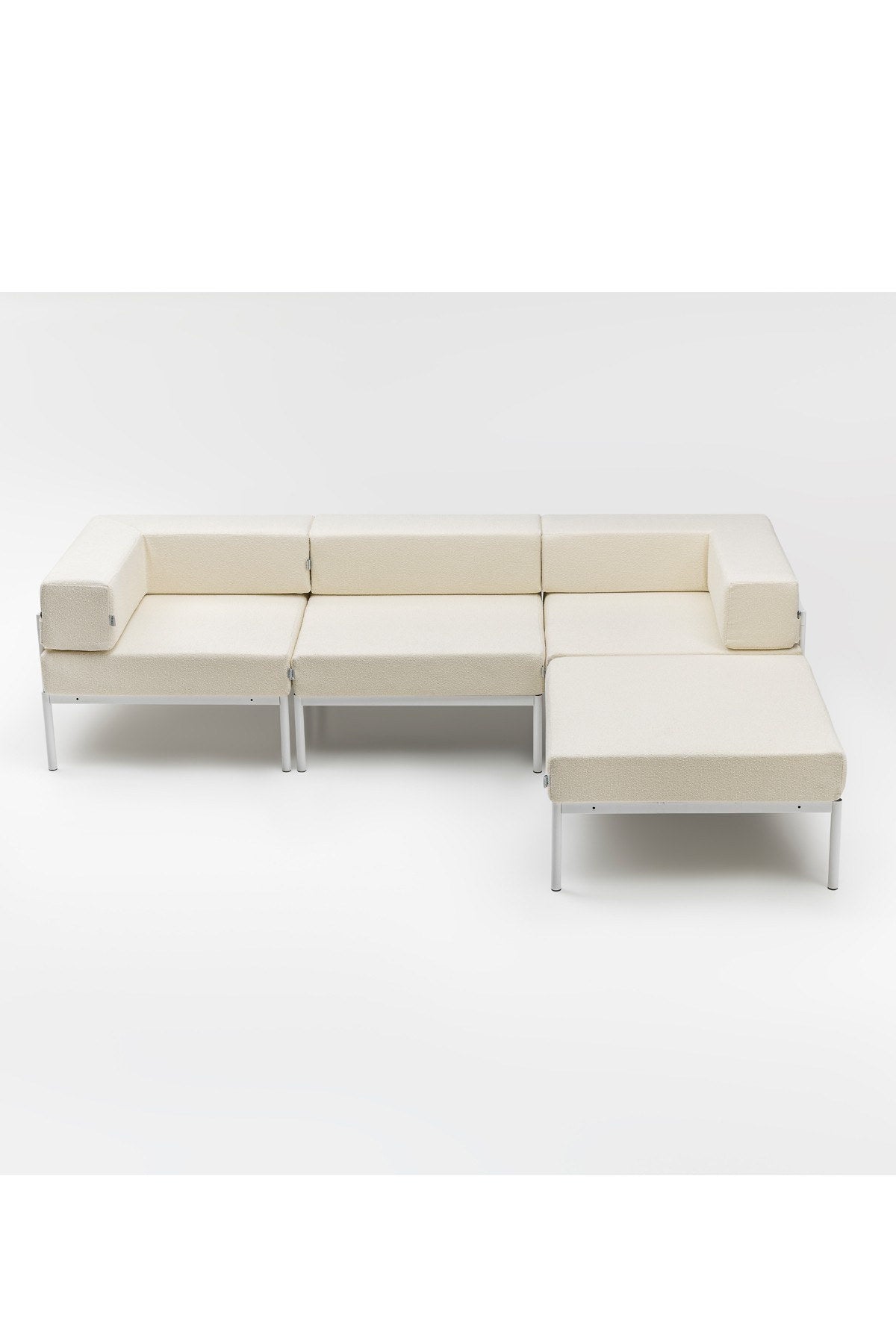 Ecksofa Corner Set 270 von Hanah Home in Weiss/Creme, Bouclé-Stoff, Metallbeine, wendbares Design mit verstellbarer Rückenlehne.
