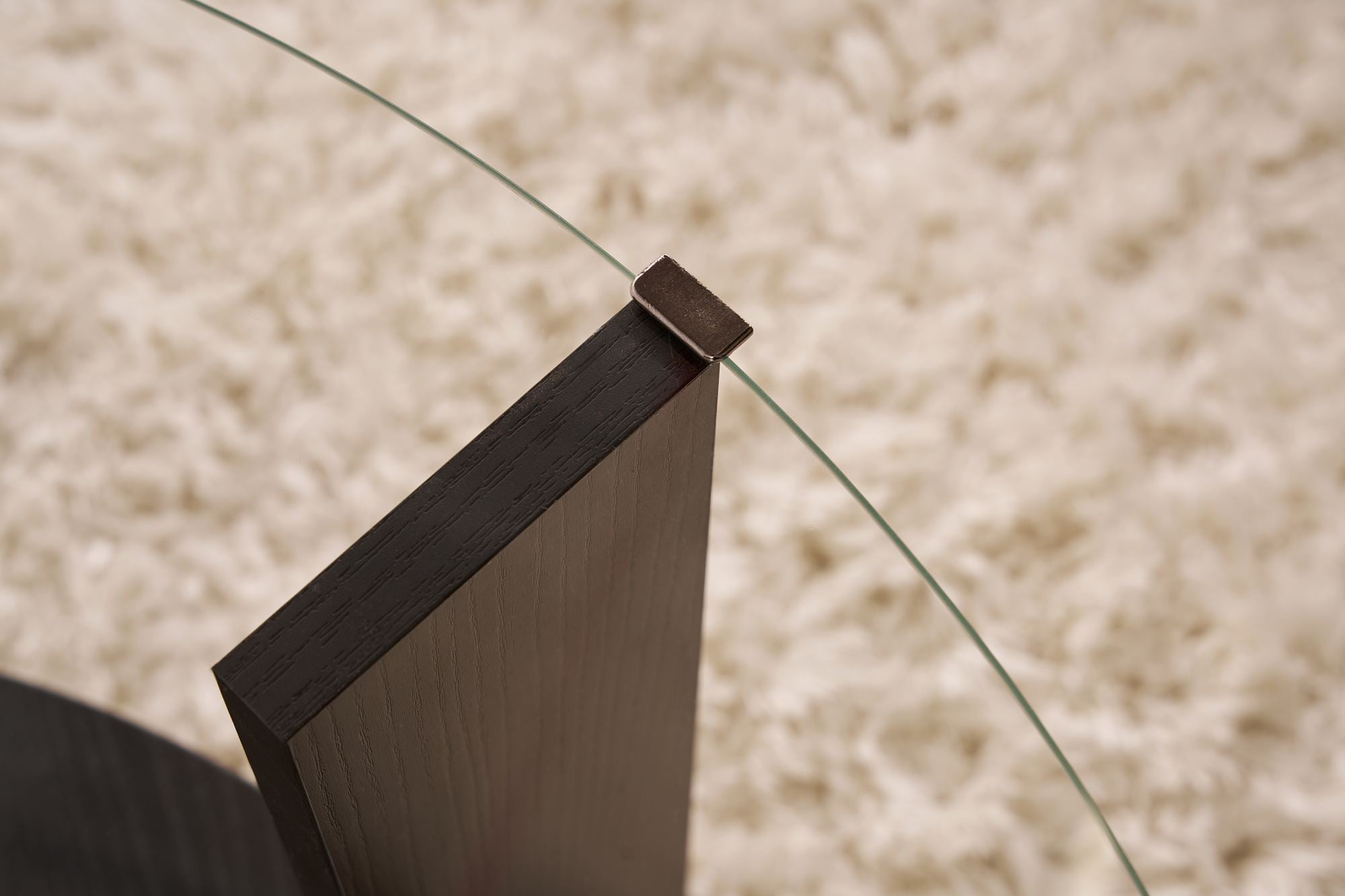 Clara - Wood Black, Transparent in Holz Schwarz Transparent präsentiert im Onlineshop von KAQTU Design AG. Beistelltisch ist von Nordure