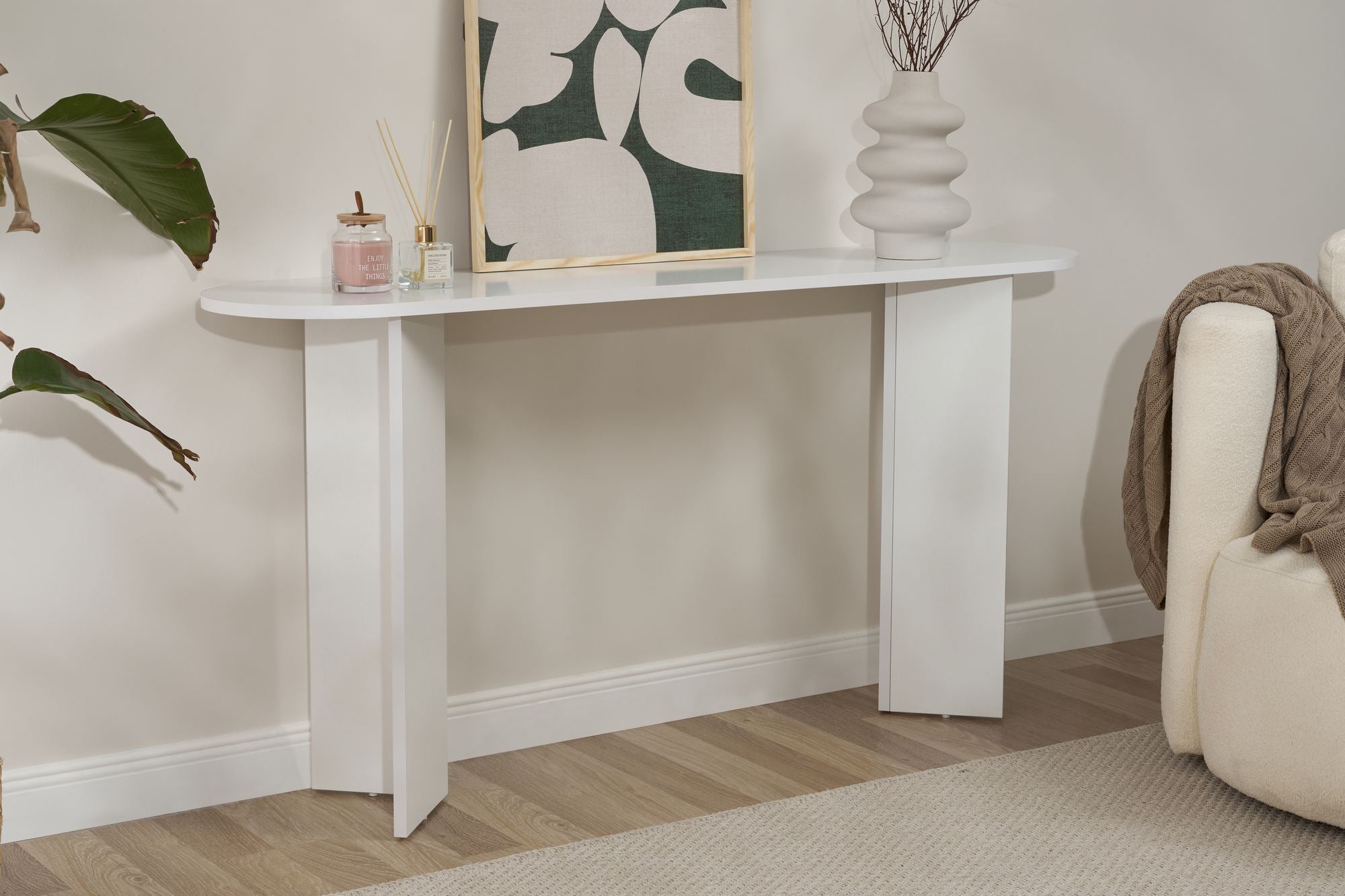 Sira - White in Weiss präsentiert im Onlineshop von KAQTU Design AG. Sideboard ist von Nordure