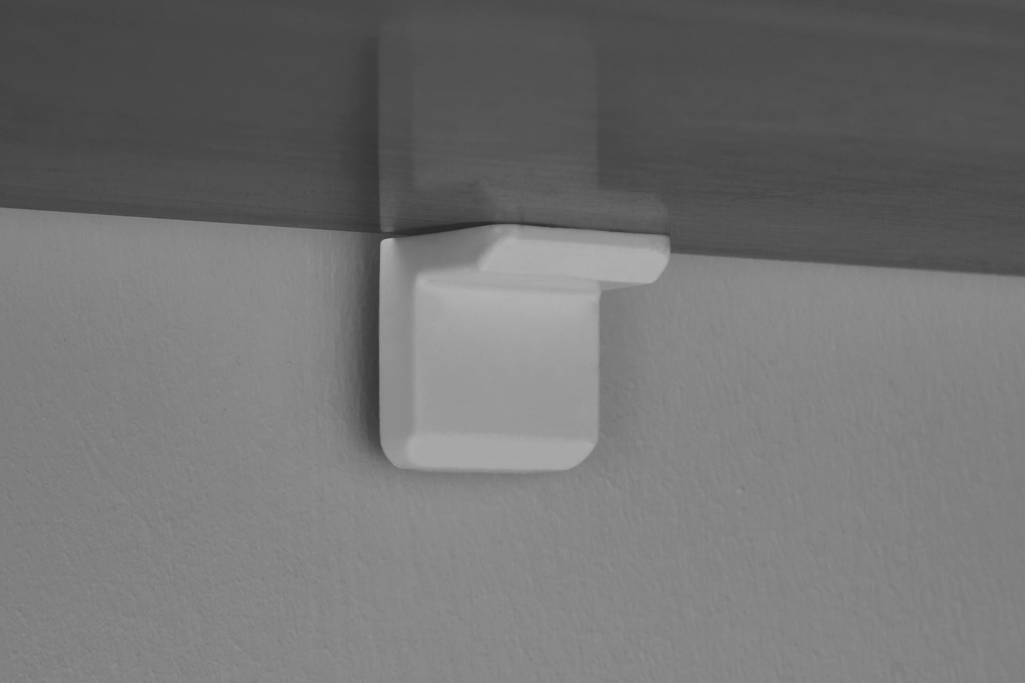 Sira - White in Weiss präsentiert im Onlineshop von KAQTU Design AG. Sideboard ist von Nordure