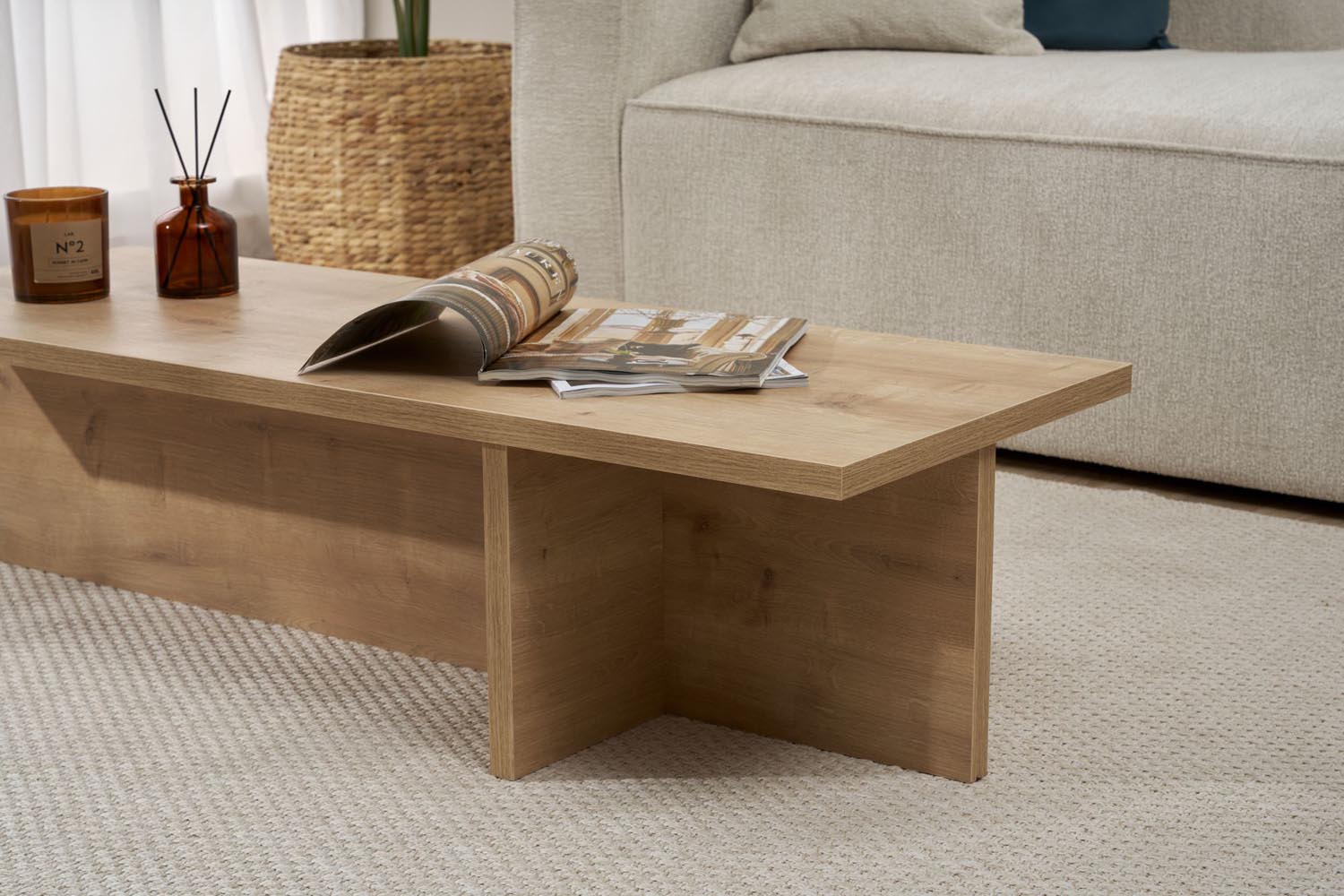Harbor - Sapphire Oak in Saphir- Eiche präsentiert im Onlineshop von KAQTU Design AG. Beistelltisch ist von Nordure