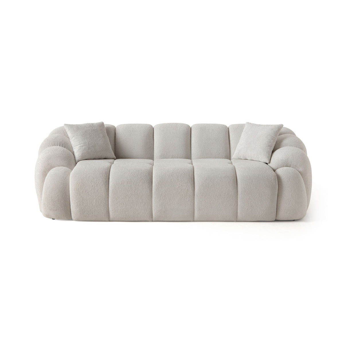 Weisses 3-Sitzer Sofa Octavio von Hanah Home mit Polyesterbezug, Kunststoffbeinen und abnehmbarem Rückenkissen, Breite 233 cm.