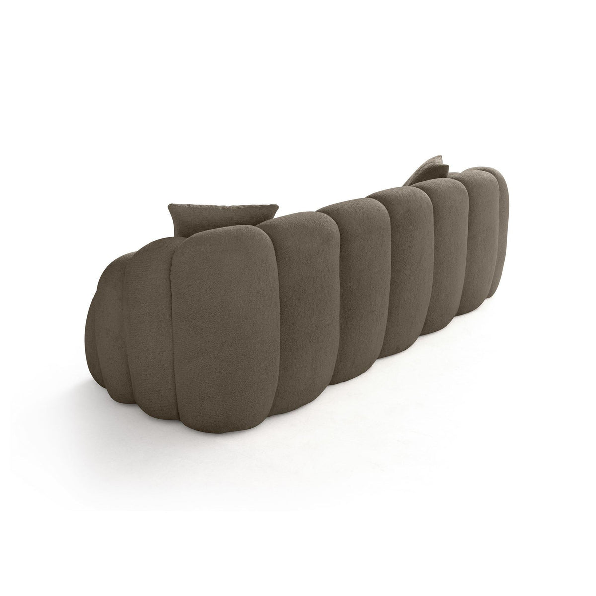 Braunes 3-Sitzer Sofa Octavio von Hanah Home mit Polyesterbezug in Venus-Struktur, Kunststoffbeinen und abnehmbarem Rückenkissen.