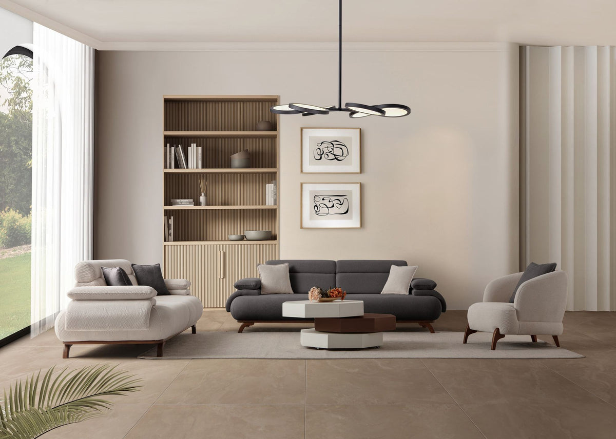 Anthrazitfarbenes 3-Sitzer Sofa Bonjo mit Holzbeinen, Polyester-Bezug in Tuna-Struktur und zwei losen Kissen, Frontalansicht.