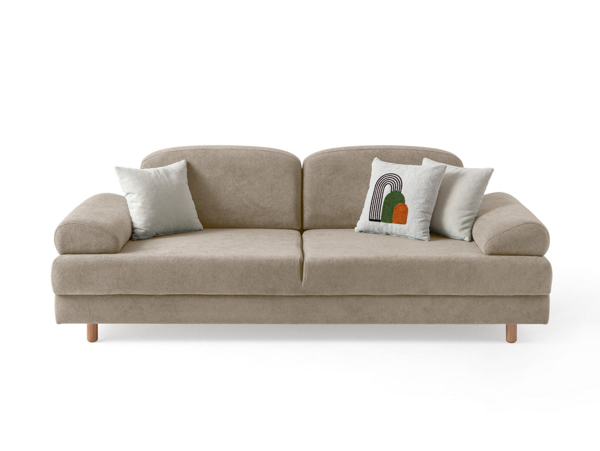 Beiges 3-Sitzer Sofa mit Coco-Boucle-Stoffbezug, Holzbeinen und drei Kissen, seitliche Ansicht auf hellem Hintergrund.