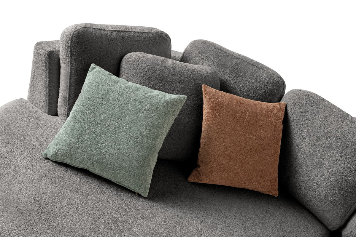 Anthrazitfarbenes Ecksofa Venezia links mit Lounge-Modul, 2-Sitzer-Modul, Kunststoffbeinen und neun Kissen, Polyesterstoff.