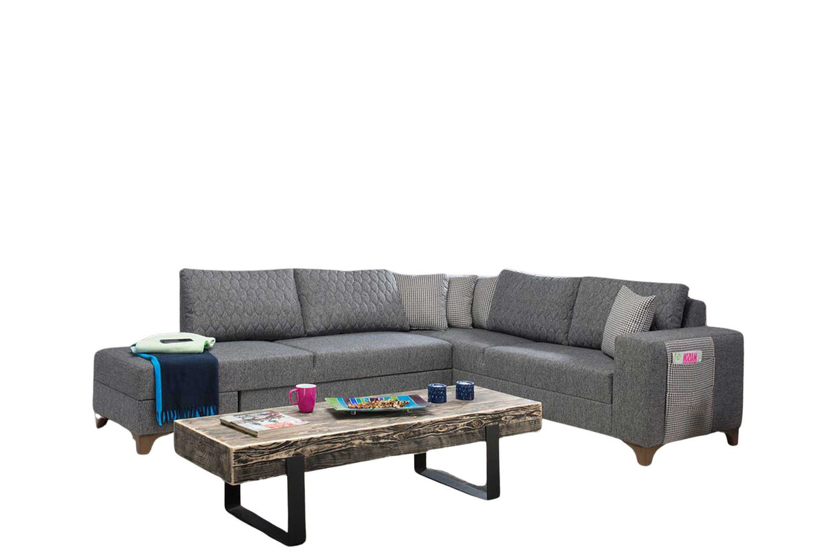 Graues Eckschlafsofa mit Leinenstruktur-Polyesterbezug, Holzgestell und Kunststoffbeinen, inklusive acht Kissen und abnehmbarem Rückenkissen.