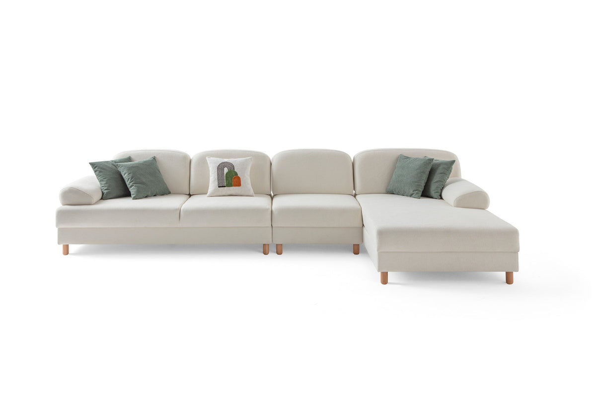 Weisses Eck-Schlafsofa Aries Relax Joker mit Coco-Boucle-Stoff, Holzbeinen und integrierter Aufbewahrungstruhe, rechte Ausführung, Ansicht von vorne.