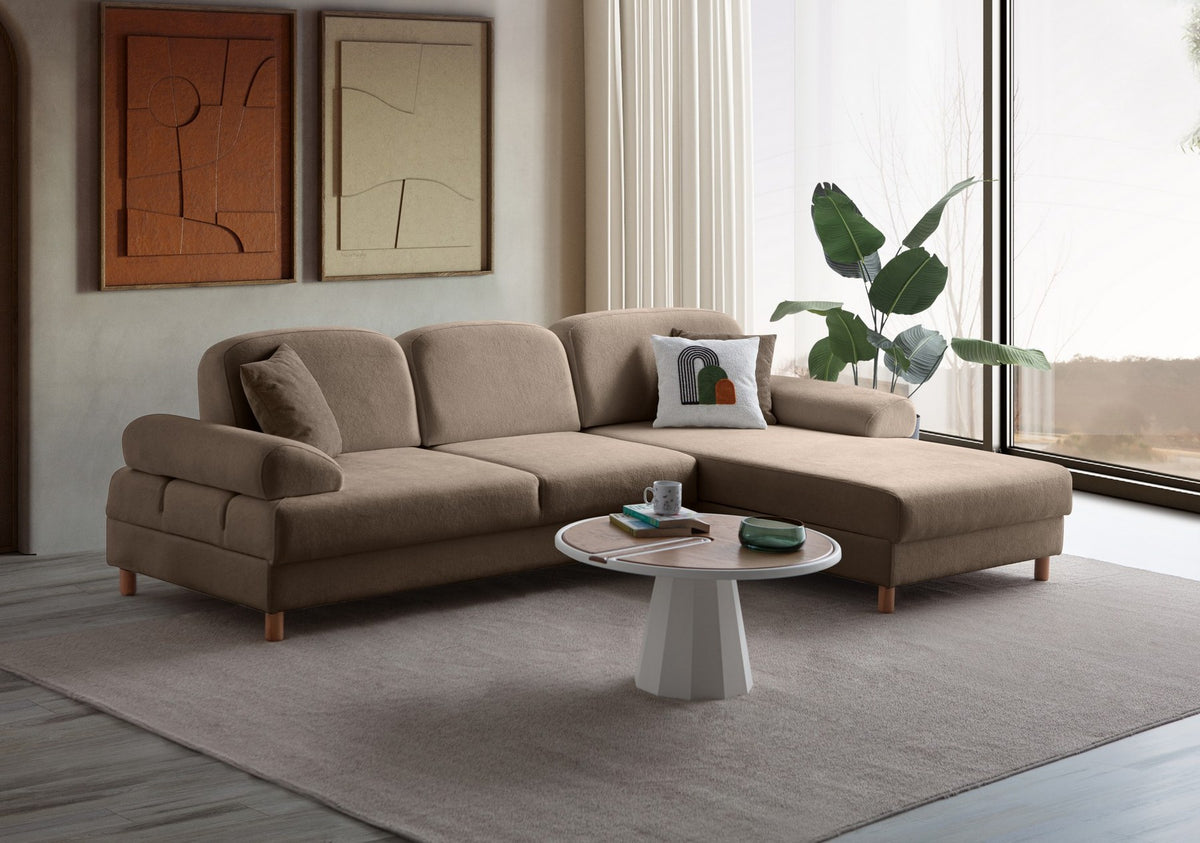 Braunes Eck-Schlafsofa Aries mit Coco-Boucle-Stoff, Holzbeinen und ausklappbarer Liegefläche in der rechten Ausführung von Hanah Home