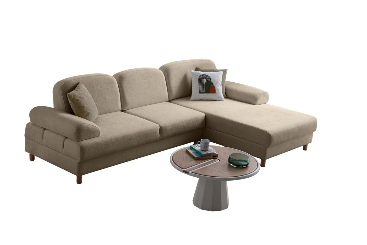 Eck-Schlafsofa Aries rechts in Milchkaffee mit Coco-Boucle-Stoff, Holzbeinen und Bettkasten, Ansicht von vorne.