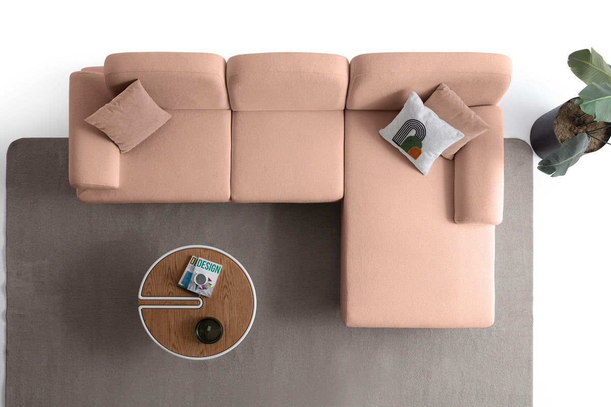 Eck-Schlafsofa Aries in Altrosa mit Coco-Boucle-Stoffbezug, Holzbeinen und ausklappbarer Liegefläche, rechte Ausführung.