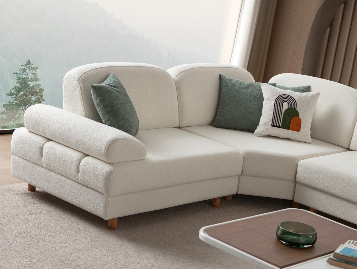 Weisses Eck-Schlafsofa Aries Modular S von Hanah Home mit Boucle-Stoffbezug, Holzbeinen und vier Kissen, Grösse 230x230x85 cm.