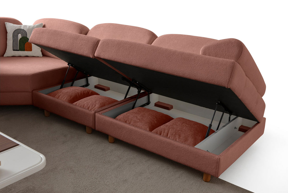 Eck-Schlafsofa Aries Modular M in Altrosa mit Coco-Boucle-Stoff, Holzbeinen und sechs Kissen, Gesamtansicht des Möbelstücks.