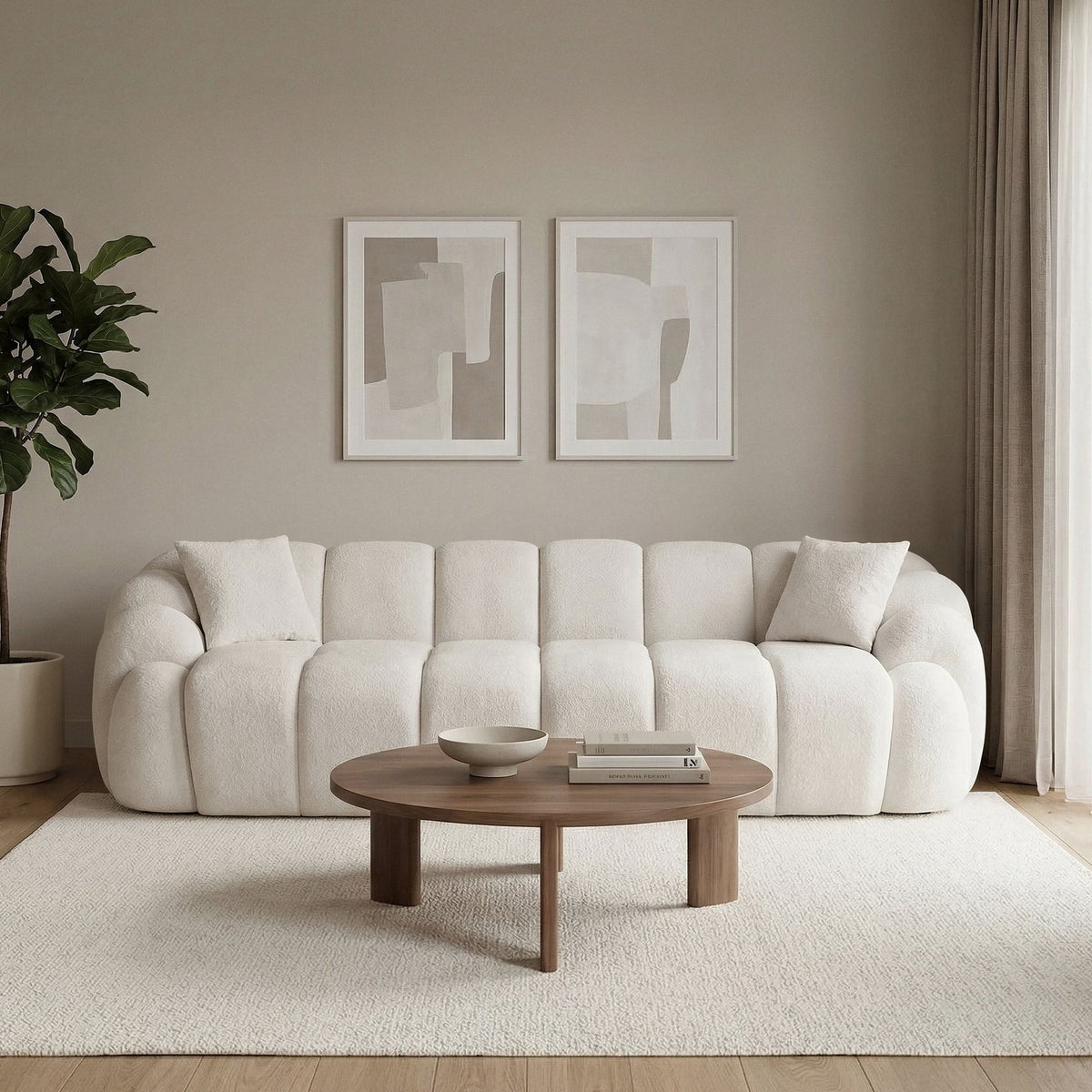 Weisses 4-Sitzer Sofa Octavio von Hanah Home mit Polyesterbezug, Kunststoffbeinen und abnehmbarem Rückenkissen, Frontalansicht.