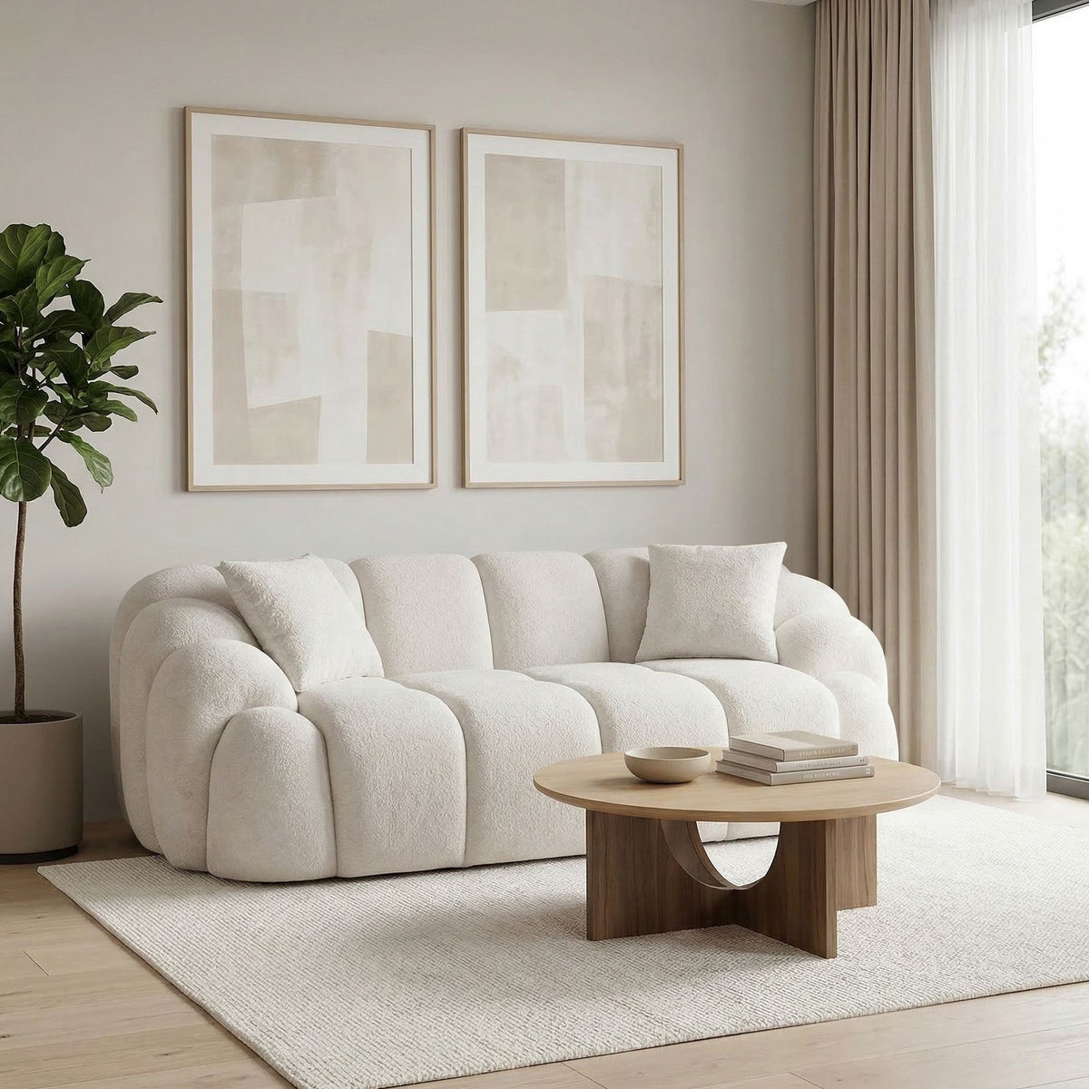 Weisses 2-Sitzer Sofa Octavio von Hanah Home mit Polyesterbezug in Venus-Struktur, Gestell aus Hainbuche, Kunststoffbeinen und zwei Kissen.