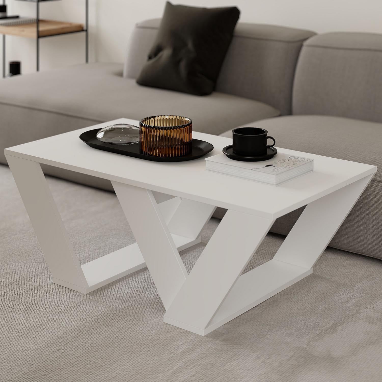 Pipra - White in Weiss präsentiert im Onlineshop von KAQTU Design AG. Beistelltisch ist von Hanah Home