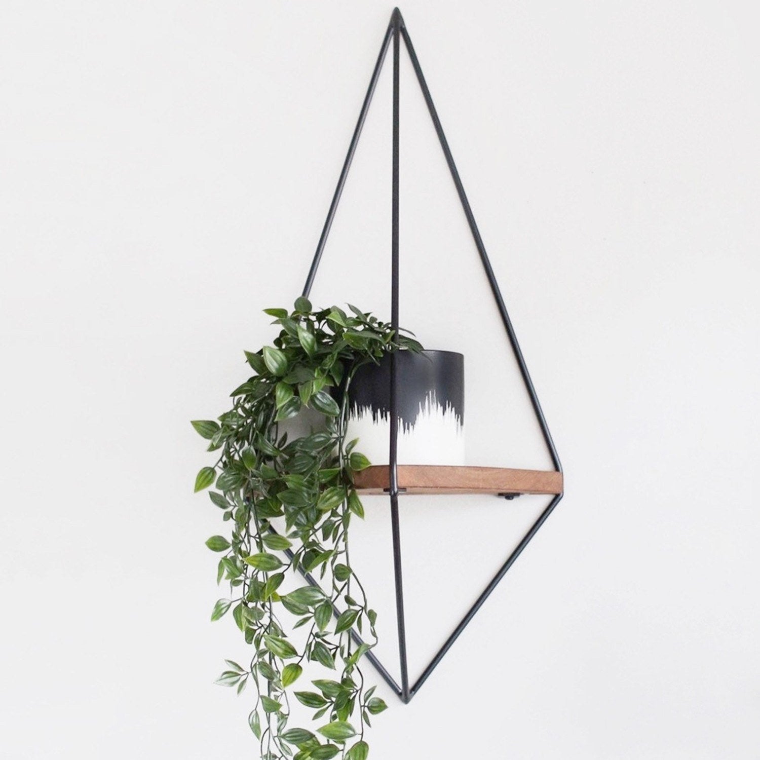 Wr039 in Walnuss Schwarz präsentiert im Onlineshop von KAQTU Design AG. Wandregal ist von Hanah Home