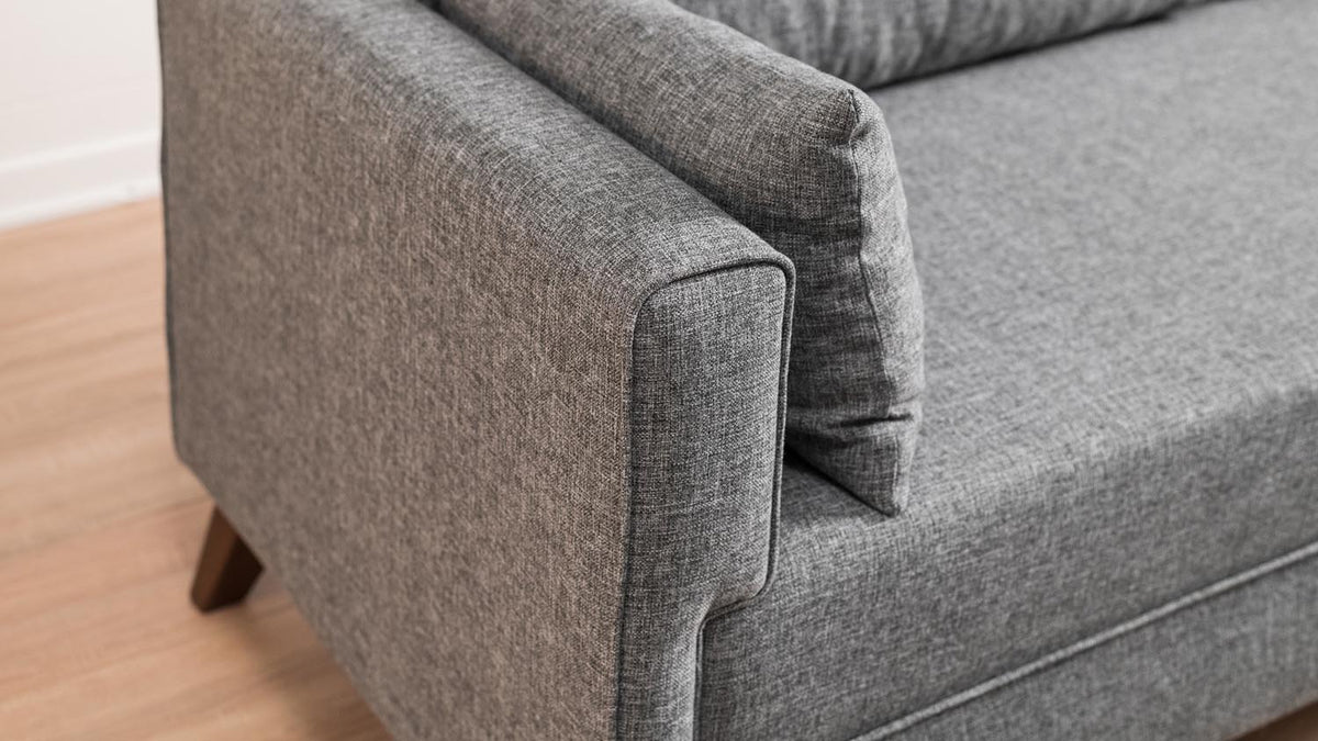 Bella Sofa For 3 Pr 3er Sofa - Grau in Grau präsentiert im Onlineshop von KAQTU Design AG. 3er Sofa ist von Atelier Del Sofa