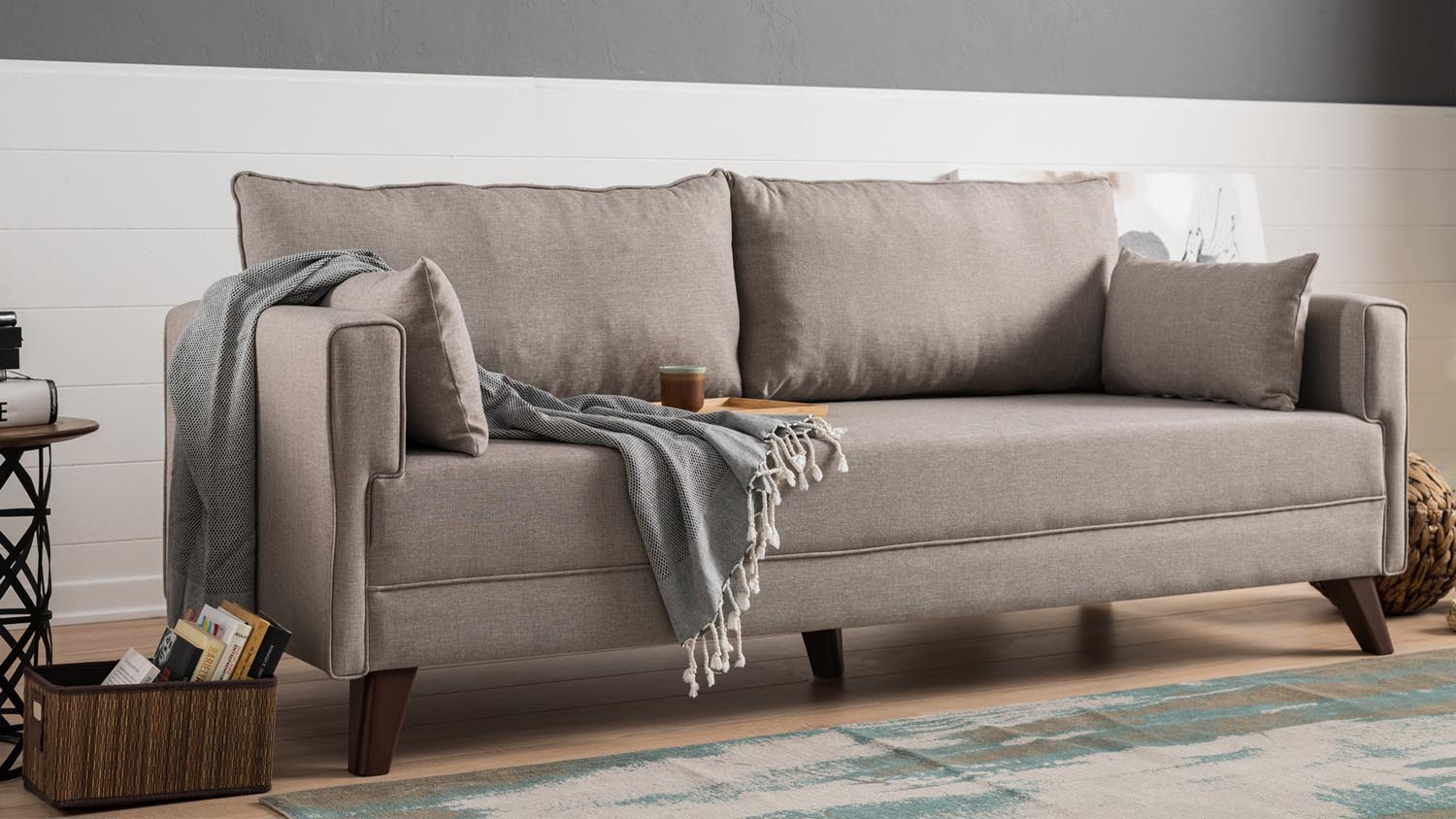 Bella Sofa Bed - Cream in Sahne präsentiert im Onlineshop von KAQTU Design AG. Bettsofa ist von Atelier Del Sofa