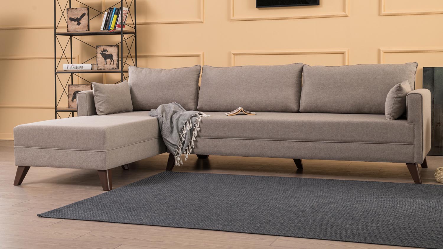 Bella Corner Sofa Left 1 - Cream in Sahne präsentiert im Onlineshop von KAQTU Design AG. Ecksofa ist von Atelier Del Sofa