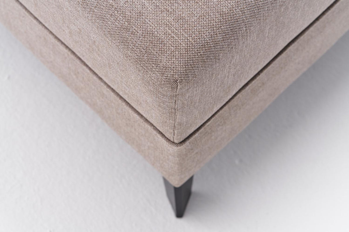 Efsun Bettsofa - Sahne in Sahne präsentiert im Onlineshop von KAQTU Design AG. Bettsofa links ist von Atelier Del Sofa