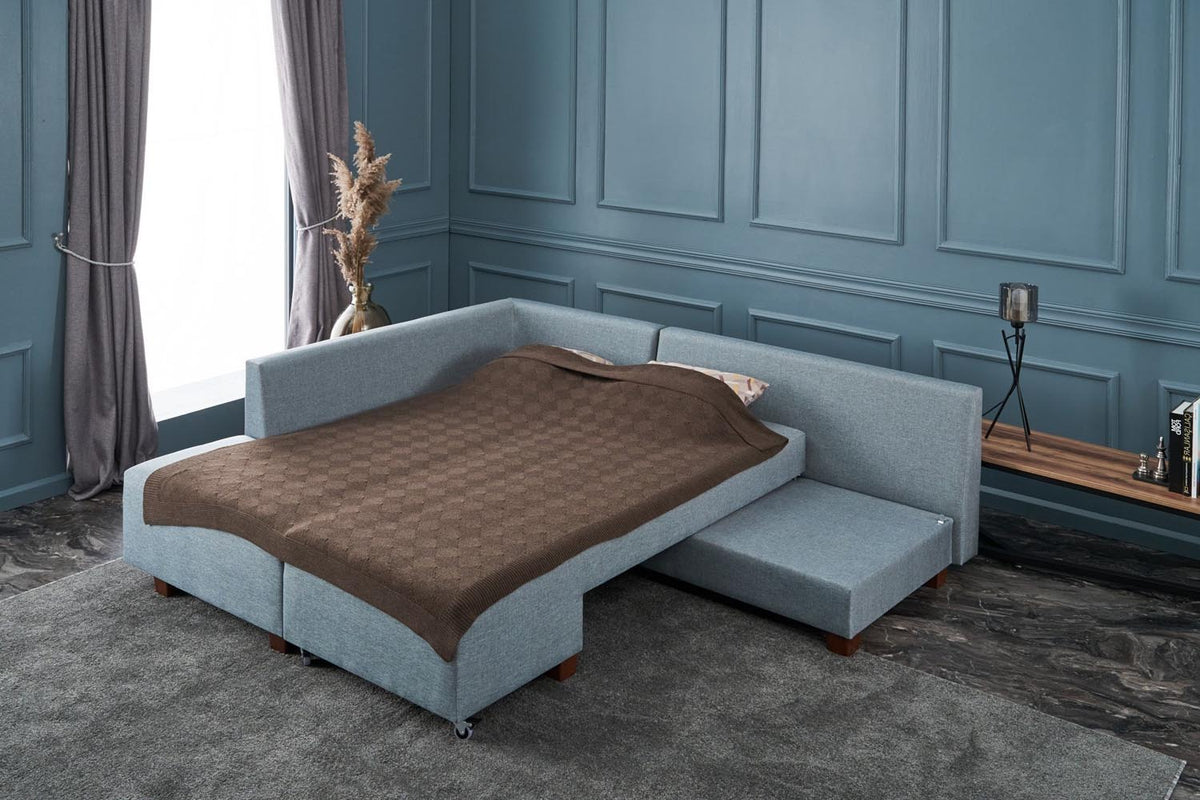 Manama Corner Sofa Bed Left Bettsofa - Helles Blau in Helles Blau präsentiert im Onlineshop von KAQTU Design AG. Bettsofa links ist von Atelier Del Sofa